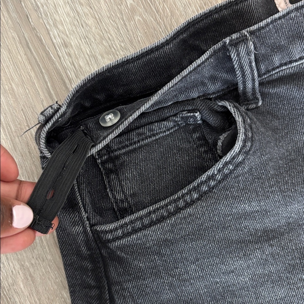 Girl’s Black Distressed Jeans Sz 16 - Picture 3 of 4